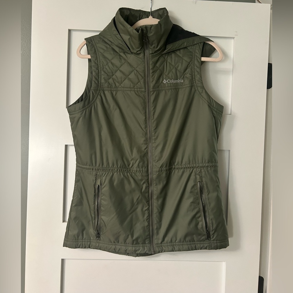 Columbia Olive Green Quilted Vest with hood
